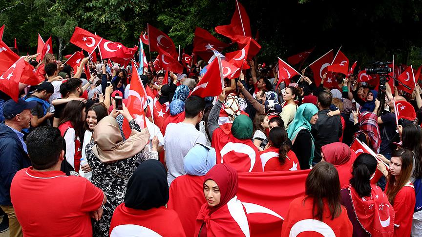 Almanya'daki STK'lar: 15 Temmuz 'Türk halkının demokrasi zaferi'dir 