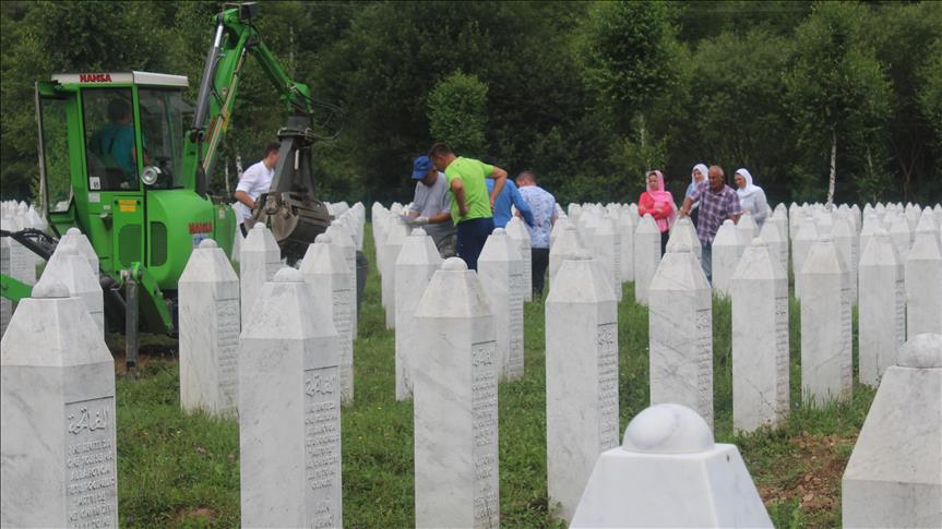 Srebrenica: Ekshumirano 65 tijela u Potočarima zbog spajanja dijelova tijela