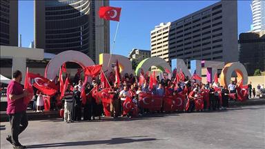 تظاهرات ترک های مقیم کانادا در حمایت از اراده ملی و دموکراسی 