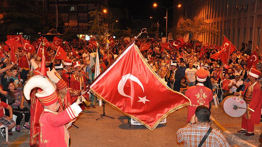 Balıkesir Valiliği önündeki alanın adı 'Milli İrade Meydanı' oldu