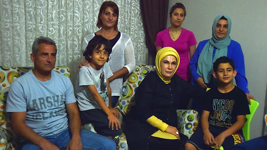 Emine Erdoğan şehit ailesini ziyaret etti