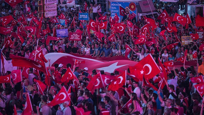 کشیک مردم ترکیه در دفاع از دموکراسی ادامه دارد