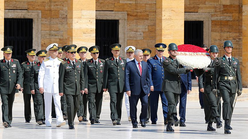 YAŞ üyeleri Anıtkabir'i ziyaret etti
