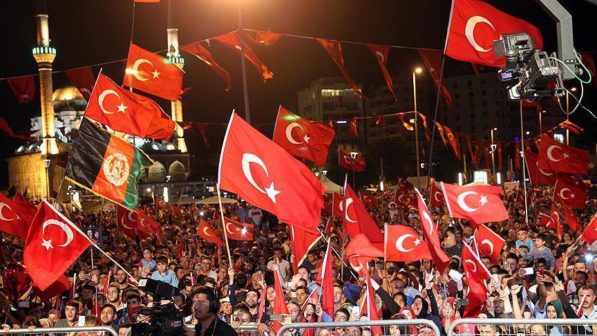 «Турецкий народ сотрясен попыткой военного переворота в стране»