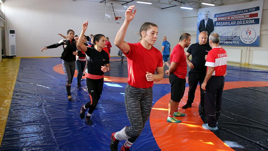 Kadın güreşçiler Rio'da tarih yazmak istiyor
