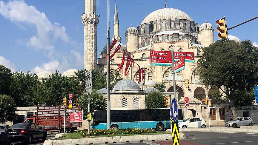15 Temmuz Şehitler Caddesi'nin tabelası asıldı