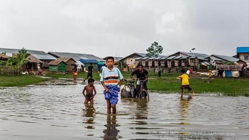 Hundreds of thousands displaced in Myanmar flooding