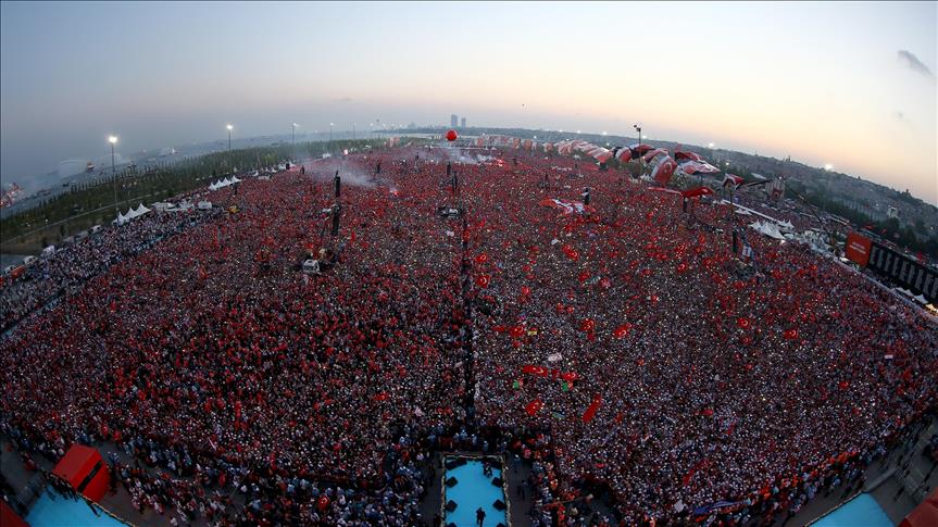 ИНФОГРАФИКА - Площадь Йеникапы - место встречи миллионов