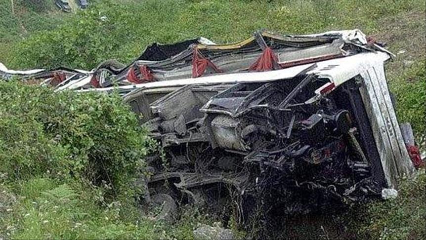 Pakistan: Bus falls into ravine, at least 25 killed