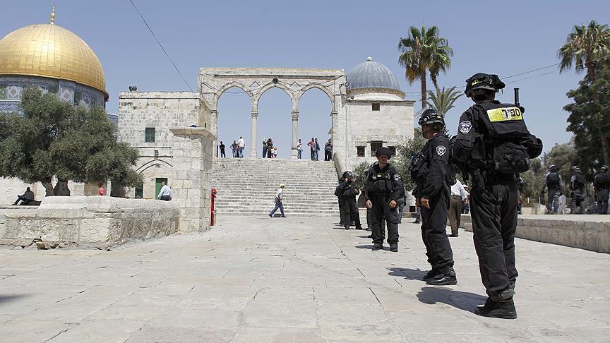 300 Israelis storm Al-Aqsa complex on Jewish holiday