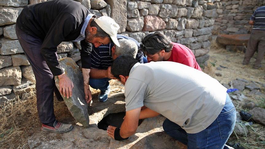 Eski kocasının iki yeğenini dövüp kuyuya attı