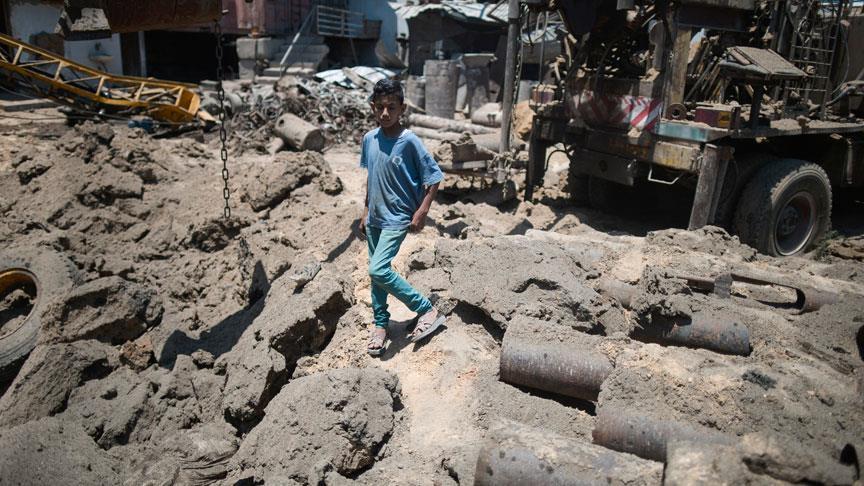 Gazan civil servants’ salaries paid through Qatar grant