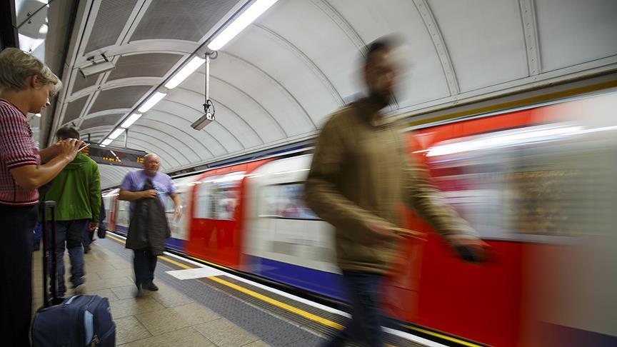 Londra metrosu gece seferlerine başlıyor