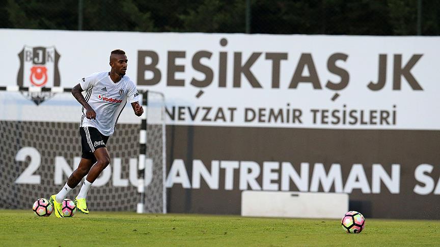 Talisca, Beşiktaş antrenmanında 