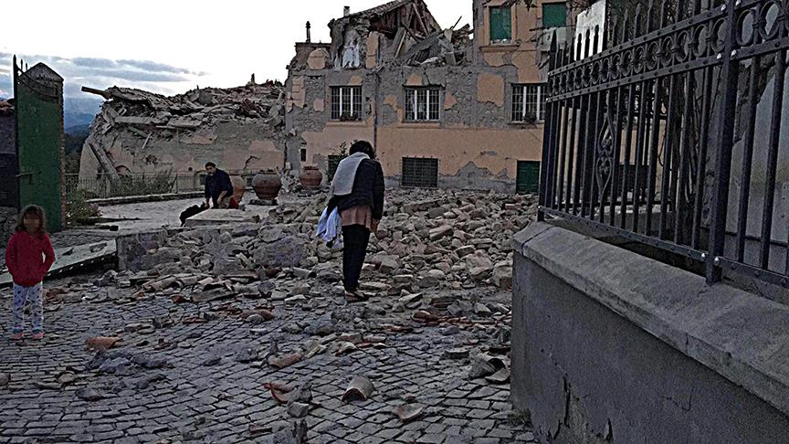 İtalya'da 6,0 büyüklüğünde deprem
