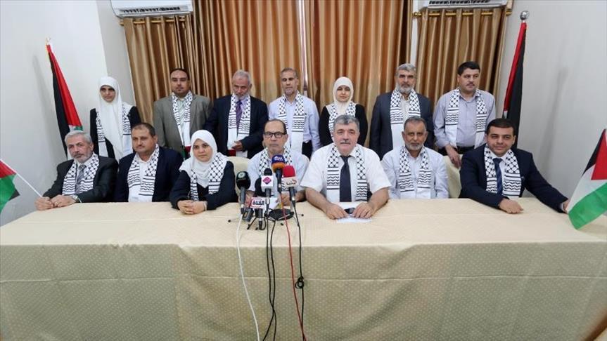 La Commission électorale palestinienne reçoit 860 dossiers de candidature pour les municipales