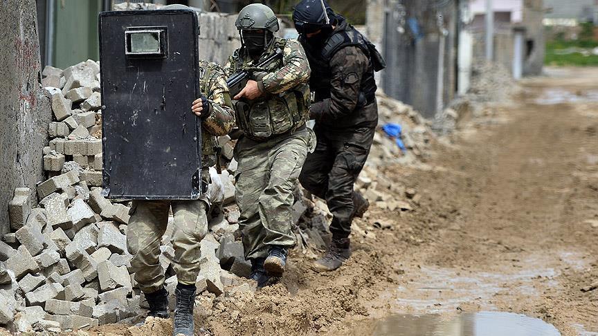 إصابة 4 جنود في هجوم إرهابي جنوب شرقي تركيا