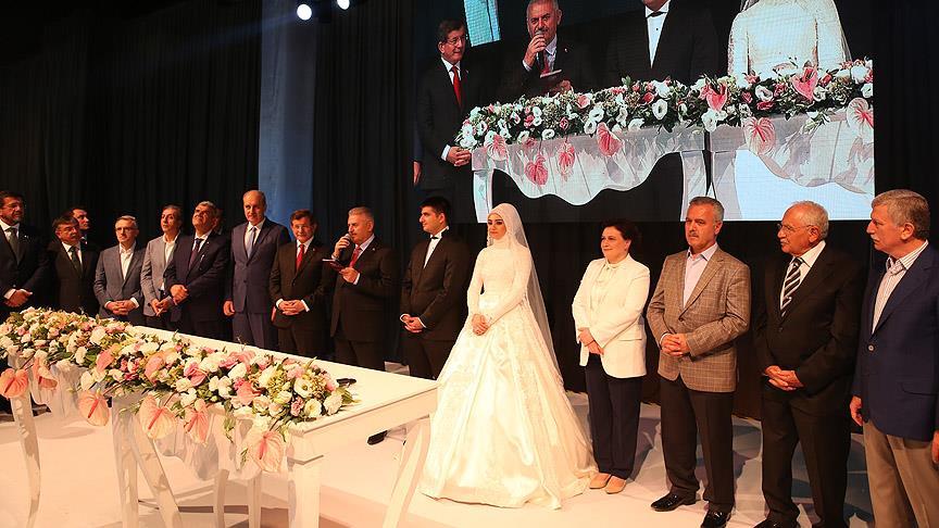 Milli Savunma Bakanı Işık kızını evlendirdi