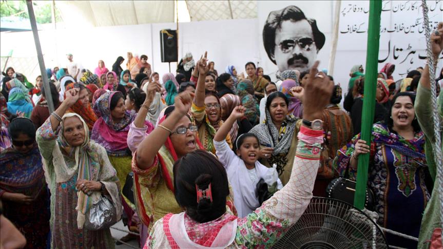 Bulldozers move in as Pakistan squeezes MQM party