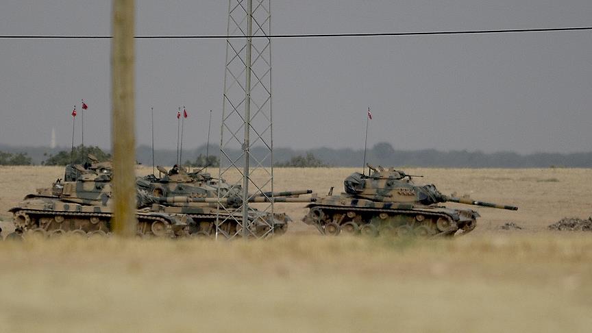 Cerablus'un batısında tanka roketli saldırı: 3 yaralı