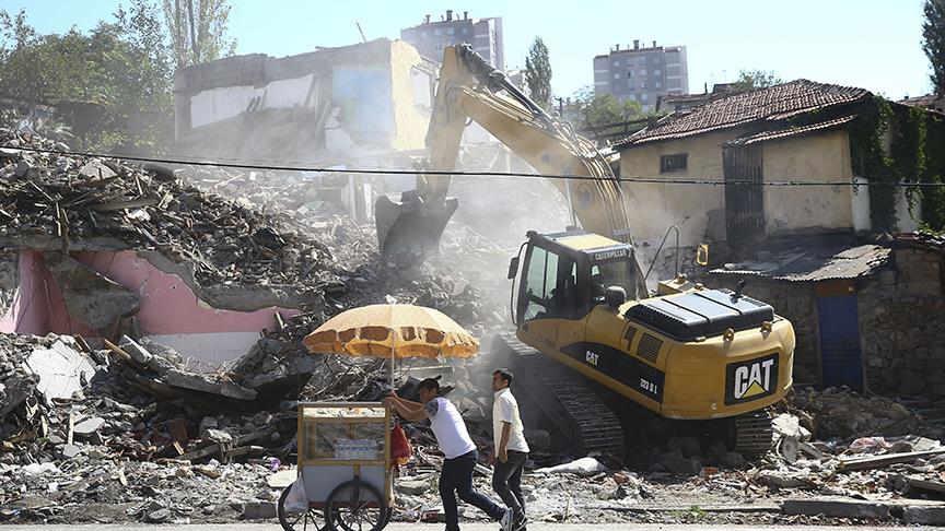 Başkentte gecekondu yıkım ekibine ateş açıldı