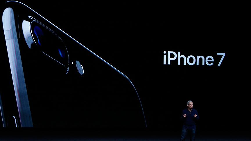 Apple iPhone 7'yi tanıttı