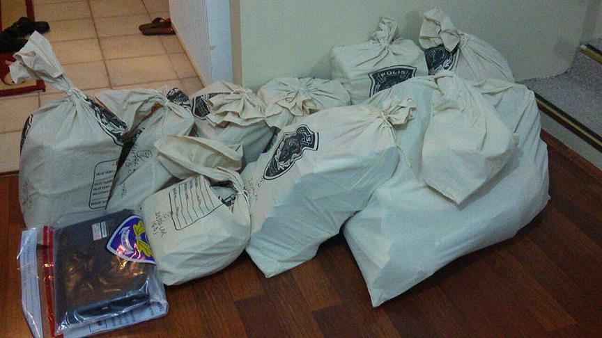 Avukatın evinden 13 çuval 'devlet sırrı' çıktı