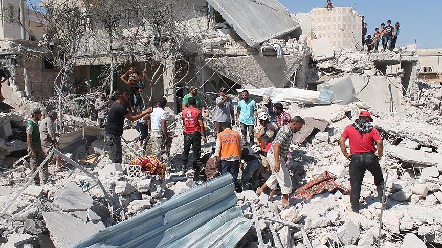 Suriye rejimi Halep'i vurdu: 24 ölü