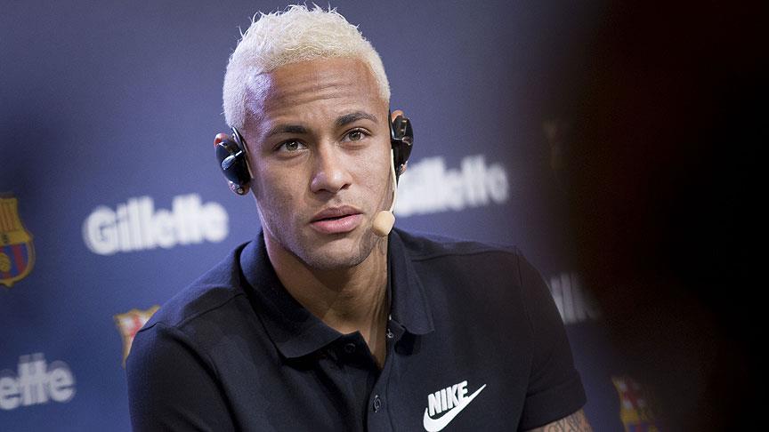 Neymar Barcelona'da mutlu