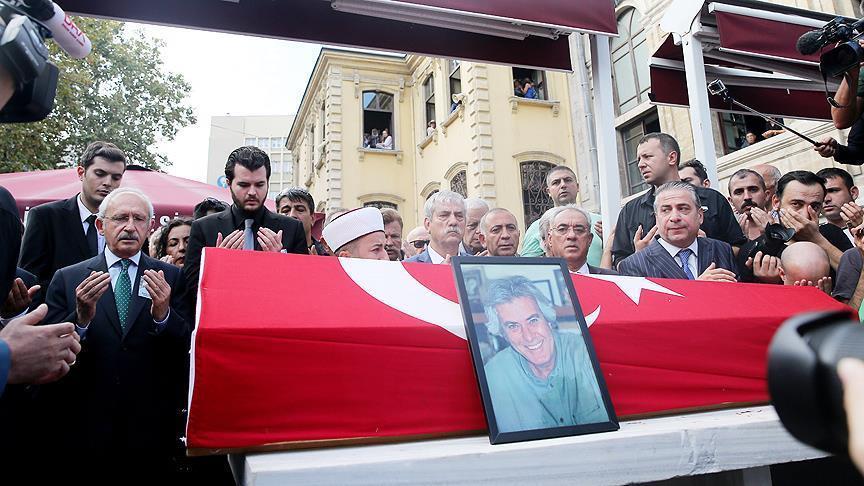 Iconic Turkish actor Tarik Akan buried in Istanbul
