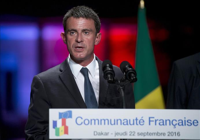 Manuel Valls entame une visite de 24 heures au Sénégal
