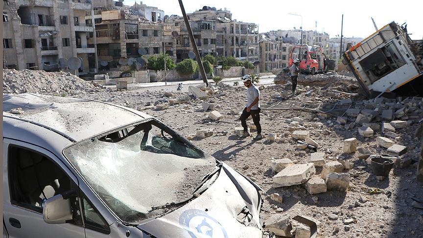 Halep'te sivil yerleşim alanlarına saldırı: 15 ölü