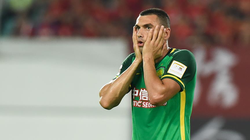 Burak Yılmaz penaltı kaçırdı takımı kaybetti