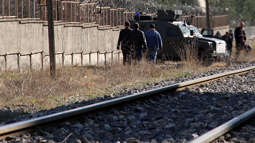 Van'da trene bombalı saldırı: 2 yaralı