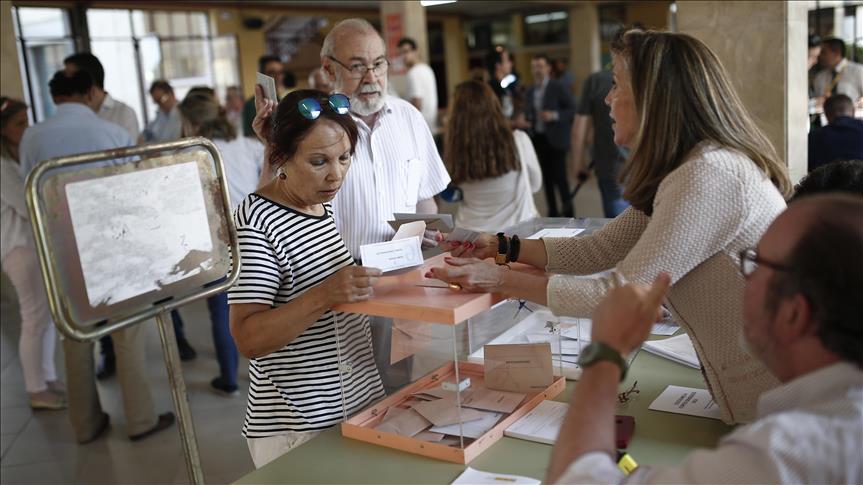 Spanish regional polls fail to end political deadlock