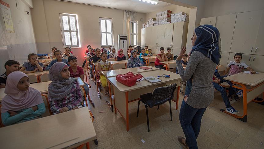 Турция заинтересована в образовании детей сирийских беженцев - замминистра
