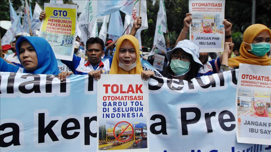 Thousands of Indonesians protest tax amnesty program