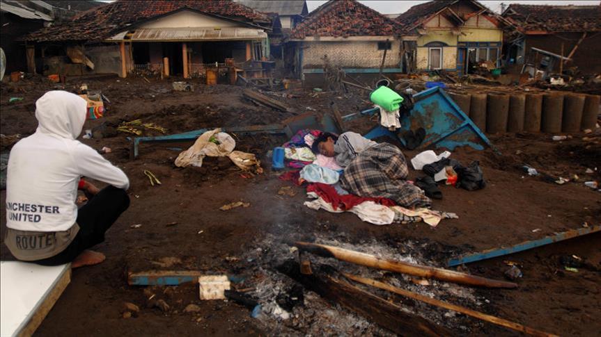 Indonesia: Flood search ends with 19 still missing