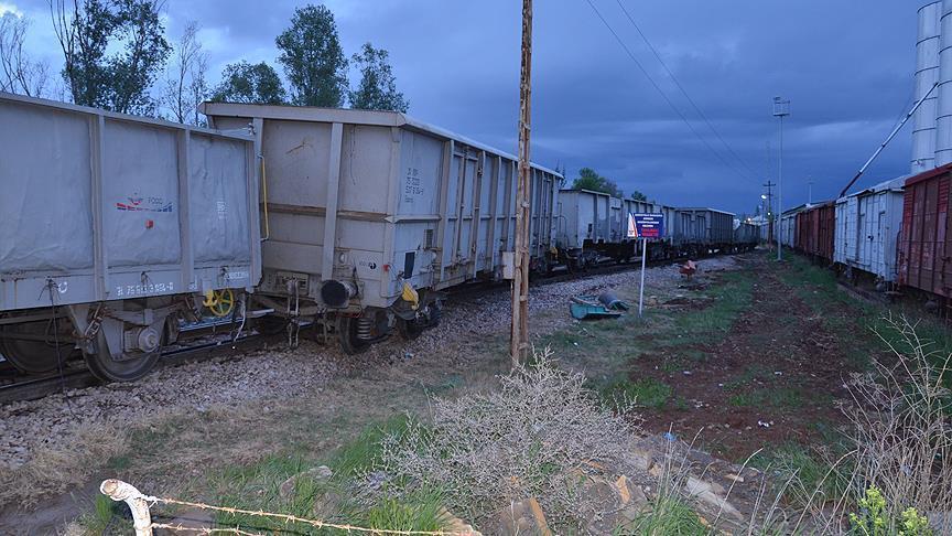 Bomb hits freight train in eastern Turkey