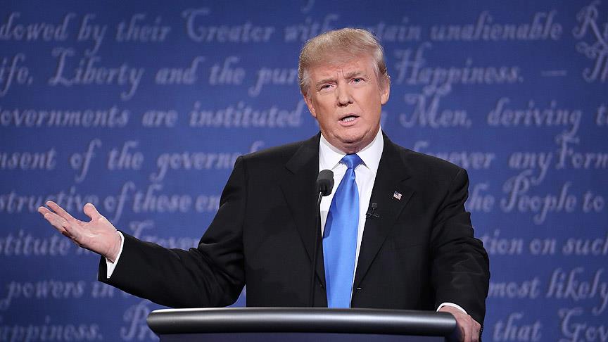 Trump mitinginde FETÖ karşıtı pankart açtı, salondan atıldı