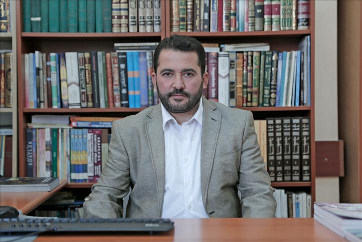 أكاديمي تركي: بصفحات مشفرة وذكاء تصويري أتحنا لسان "الضاد" في جامعاتنا