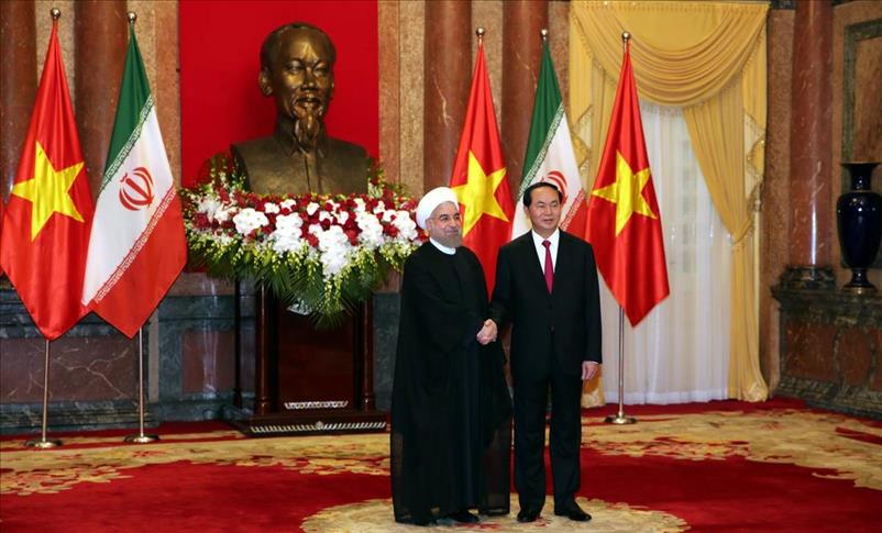 Rouhani concludes Vietnam trip with more trade promises