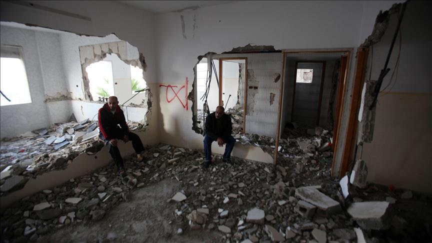 Israel official halts construction in Arab E. Jerusalem