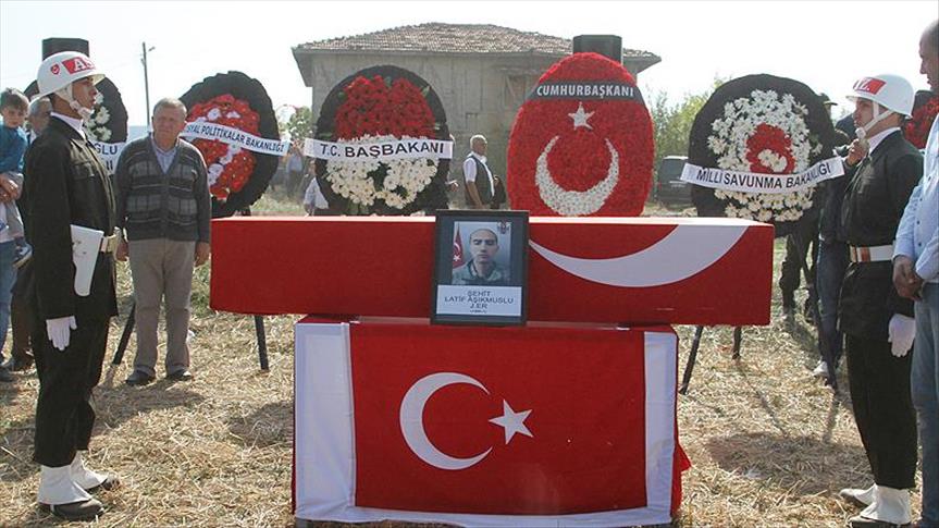 Şemdinli'deki terör saldırısında şehit olan Aşıkmuslu ile Kara toprağa verildi