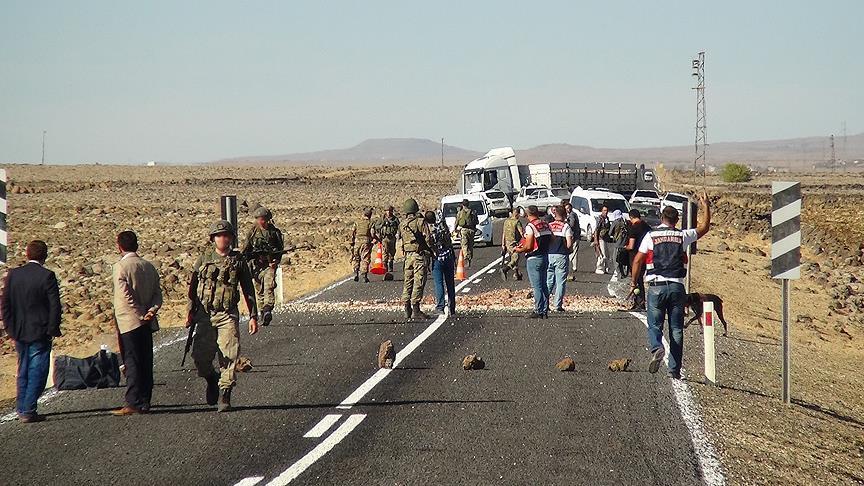 PKK attacks minibus in SE Turkey, 2 village guards dead