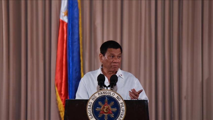 Duterte ties Philippines with China, says US has lost