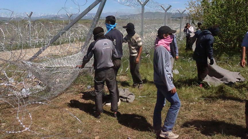 UN warns Greece over Syrian refugees' 'illegal' return