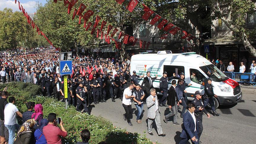 Şehit memuru Hakan Akdere son yolculuğuna uğurlandı