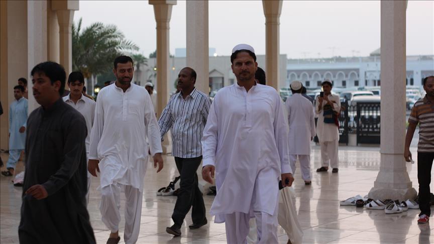 الإمارات.. "حاضنة العمالة الأجنبية".. تواجه بطالة 40 ألف من مواطنيها