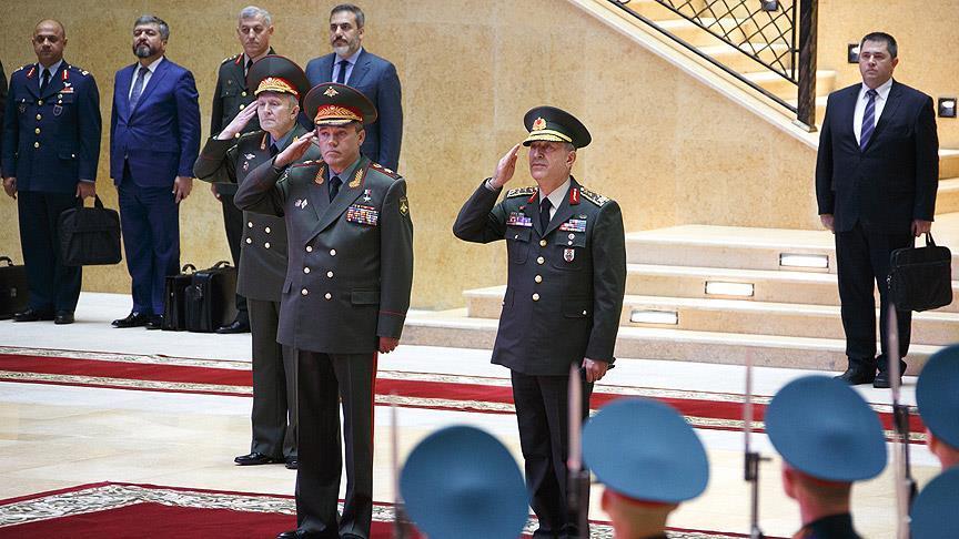 Главы Генштабов ВС Турции и РФ обсудили Сирию и борьбу с ДЕАШ